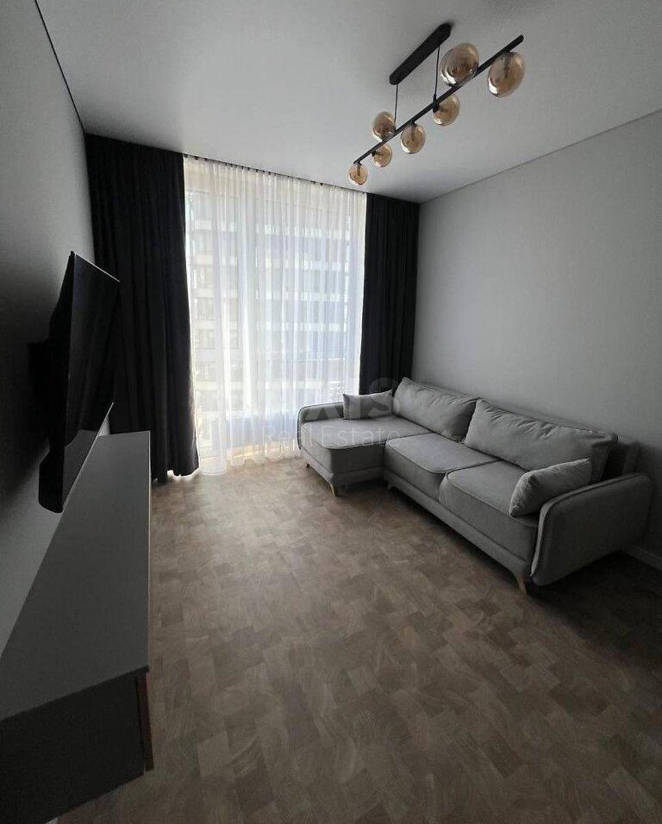1k apartment nab. Dniprovs'ka 15421501