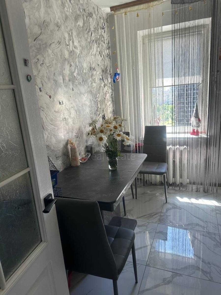 2k apartment vul. Bal'zaka Onore de 4А0