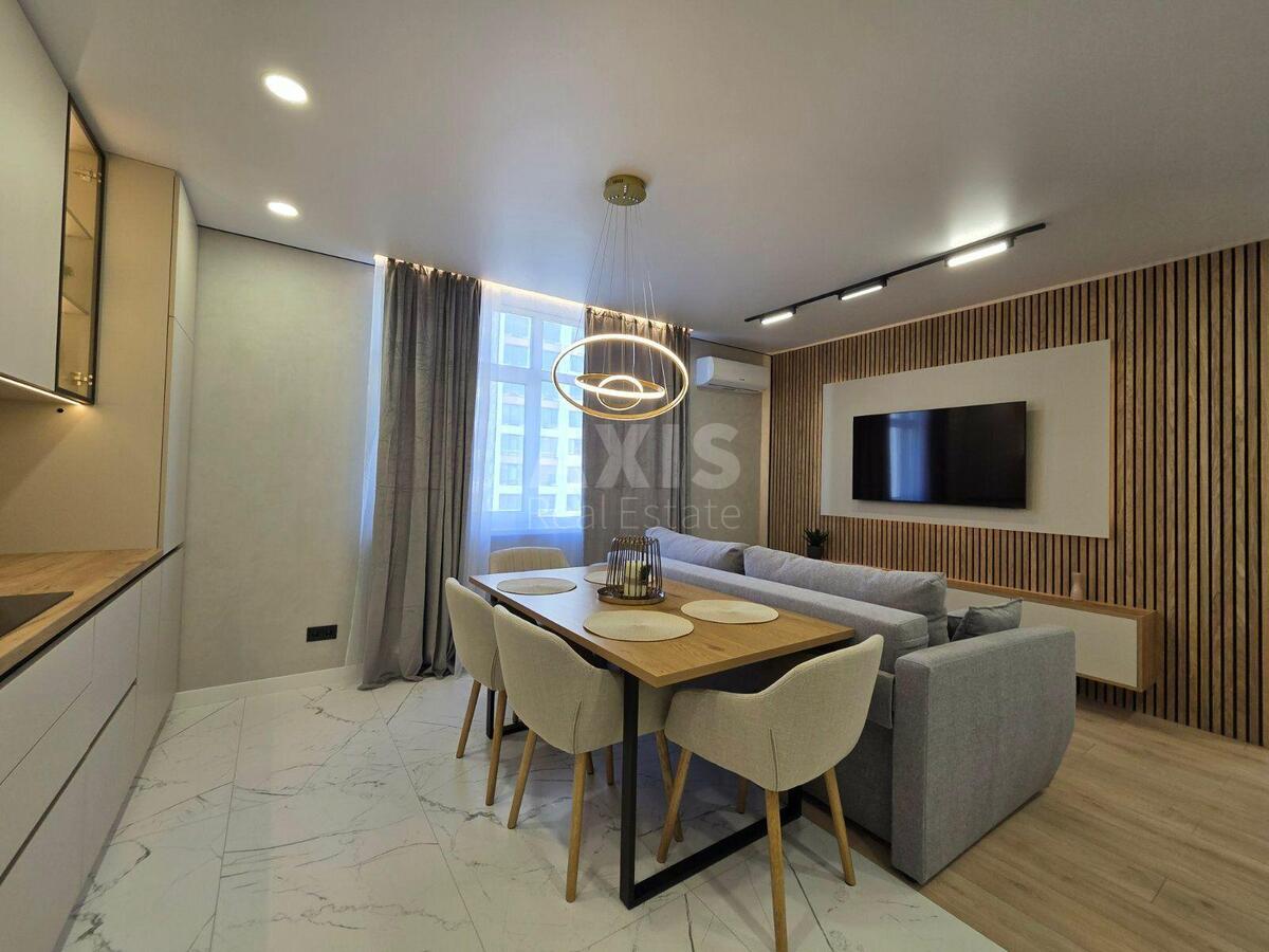 2k apartment vul. Rodyny Kristeriv 14Б0