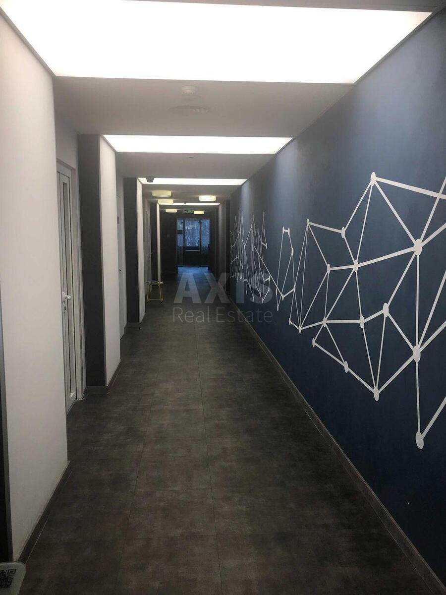 Office vul. Degtjarivs'ka 53, 800m22