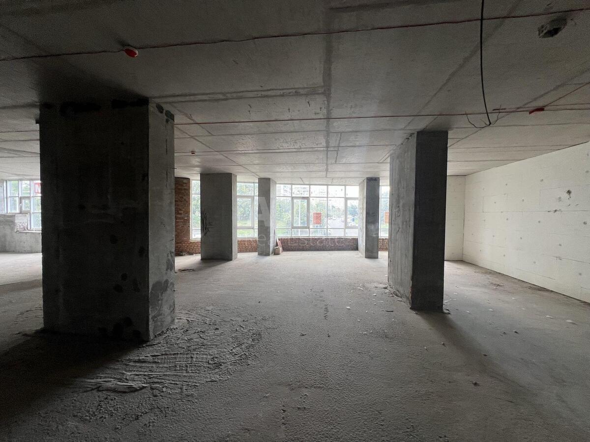 Service object vul. Ushakova Mykoly 1, 329m2587496