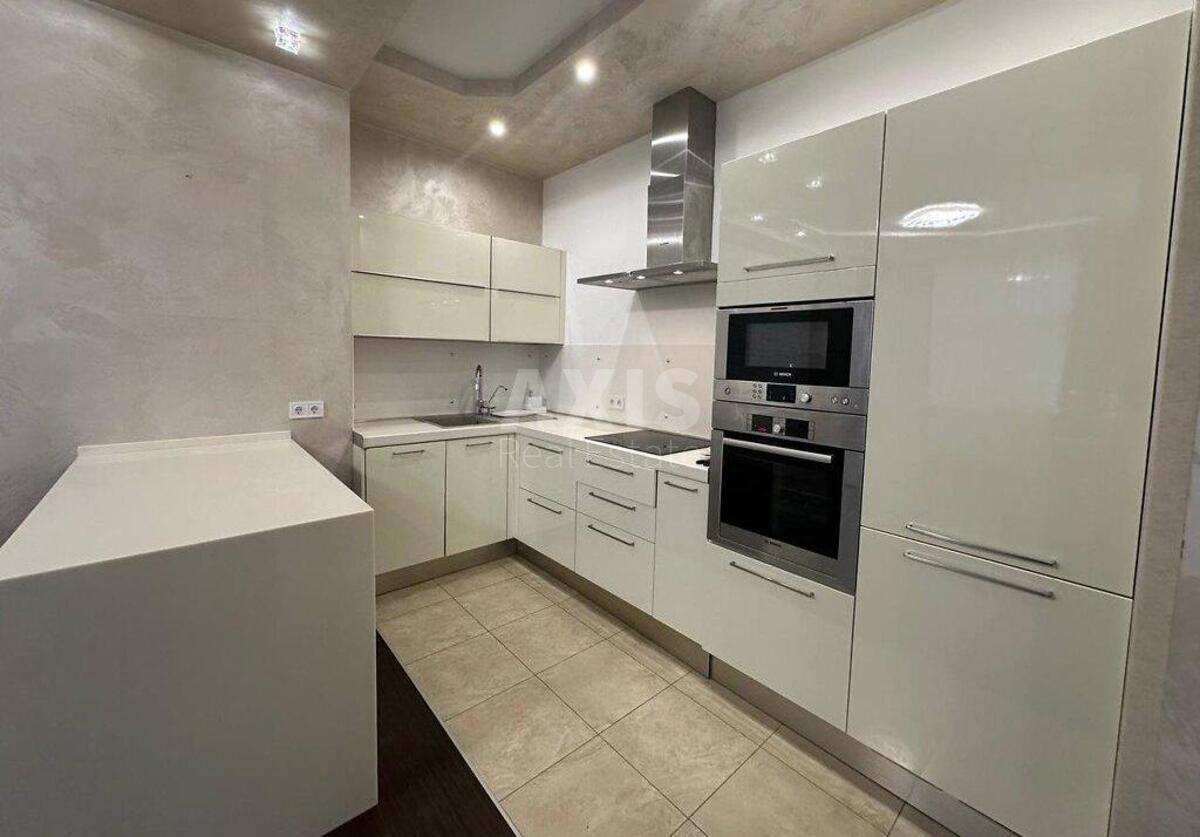 3к квартира ул. Евгения Коновальца 32В8