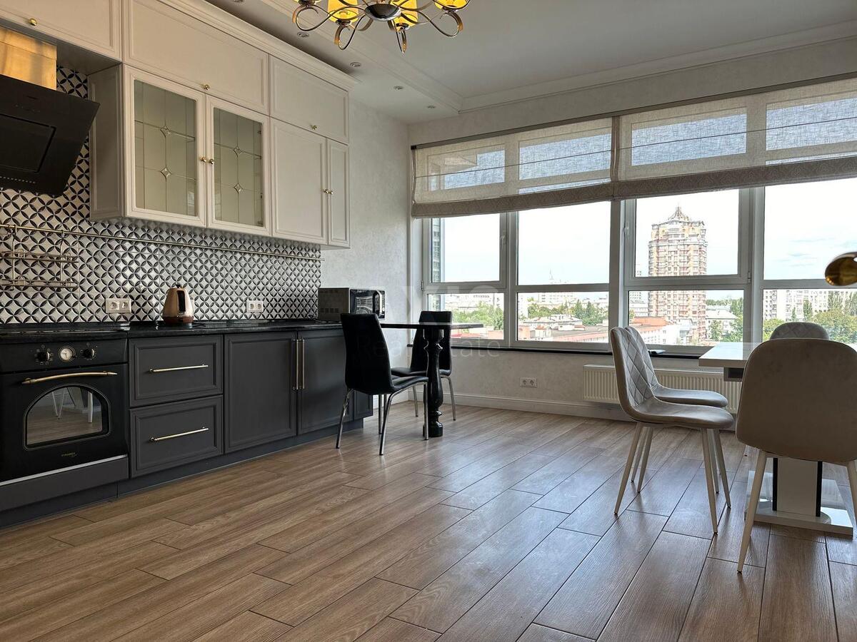 3k apartment uzv. Klovs'kyj 7