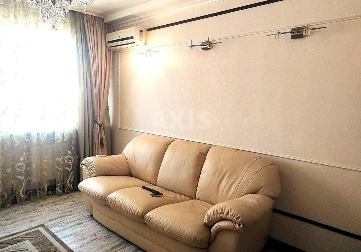 1k apartment vul. Ahmatovoi' Anny 345