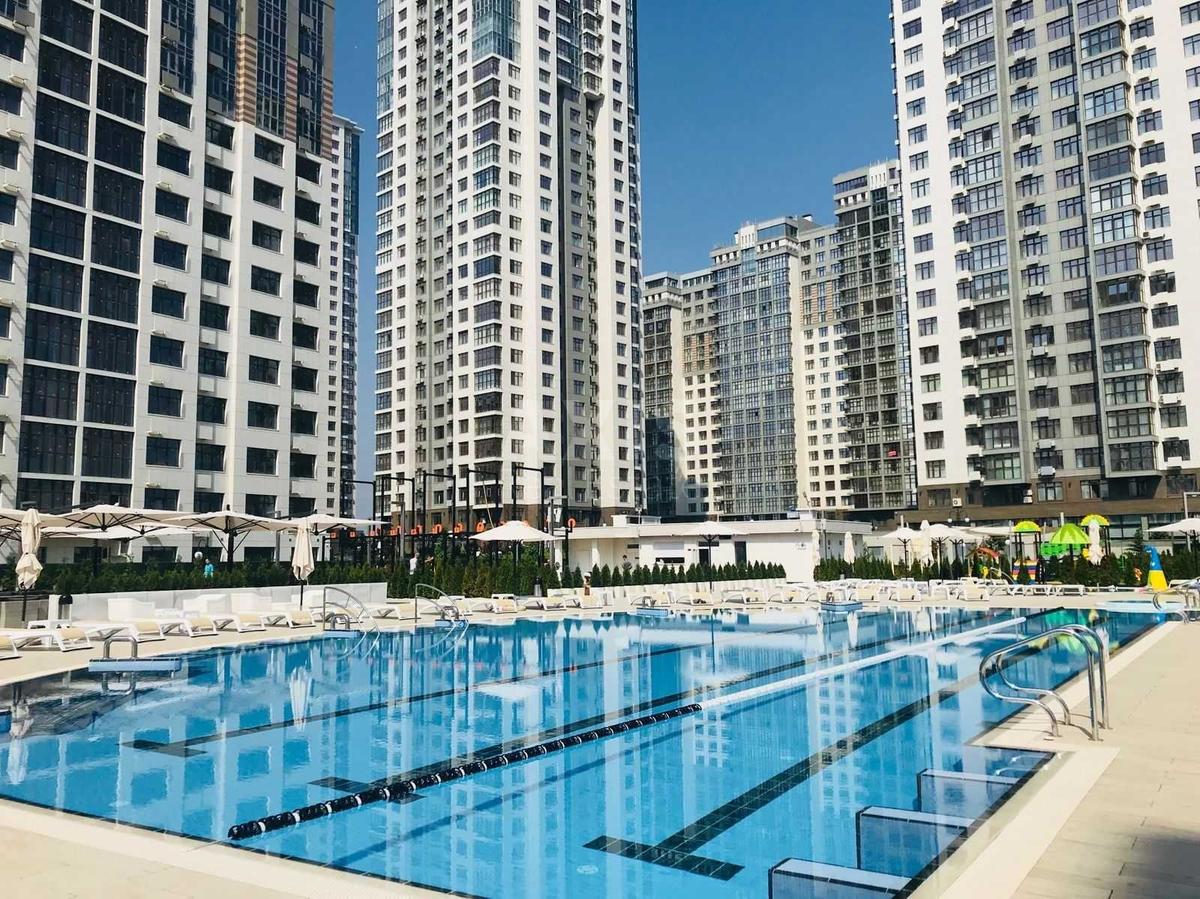 5k apartment vul. Dragomyrova Myhajla 186