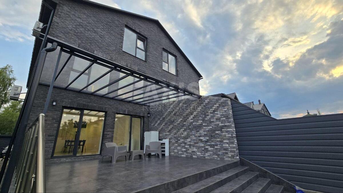 House vul. Berezova, 300m2, Kyiv city613579