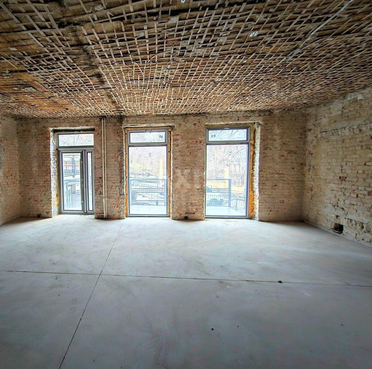 Trade object vul. Shovkovychna 38, 110m22
