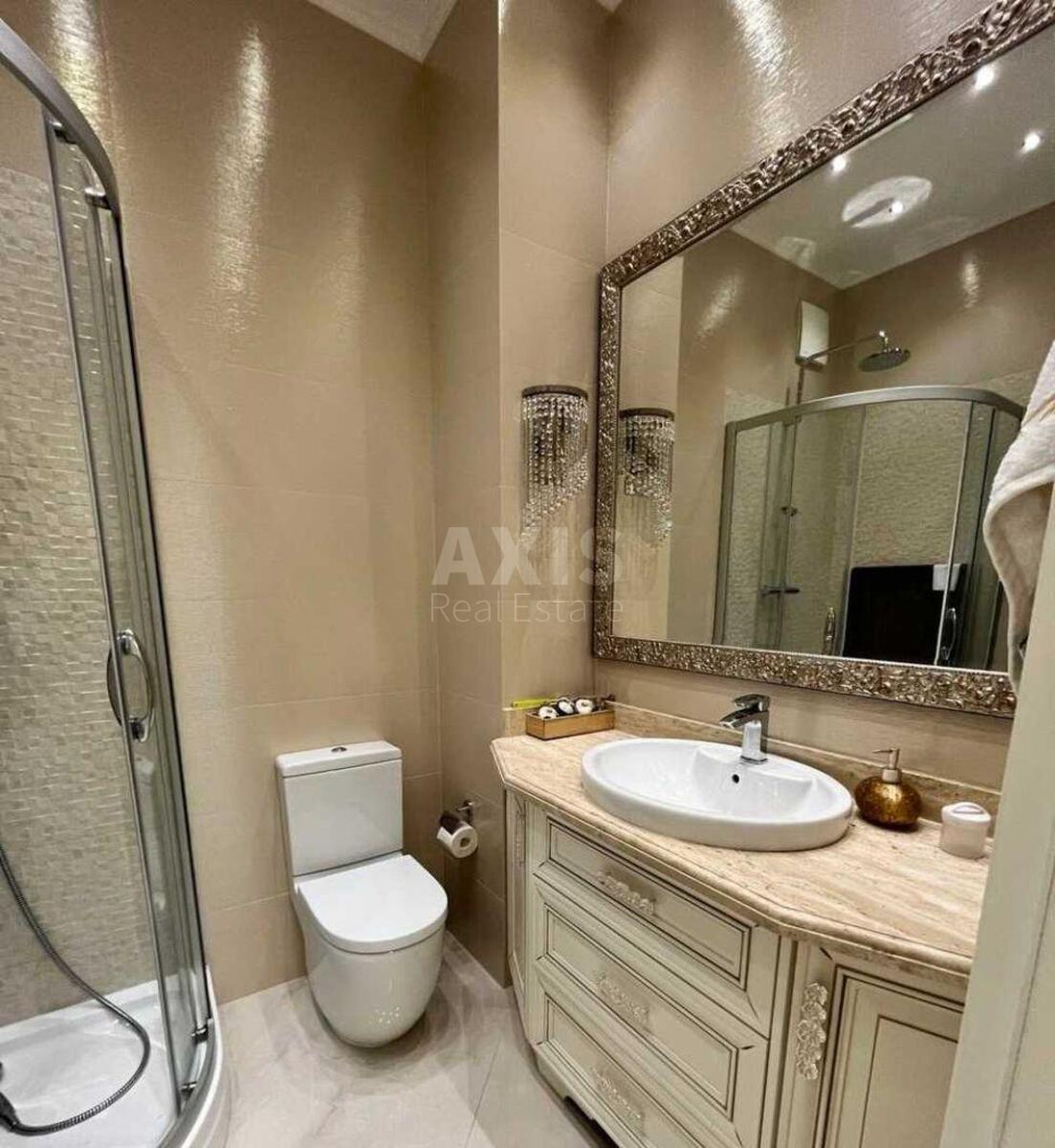 4k apartment vul. Strutyns'kogo Sergija 211