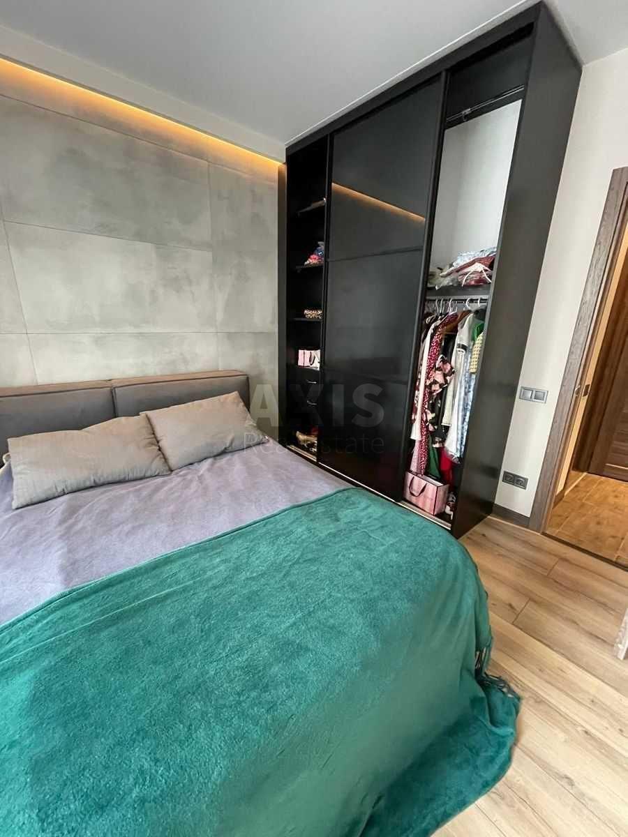 2k apartment vul. Myhajla Maksymovycha 242