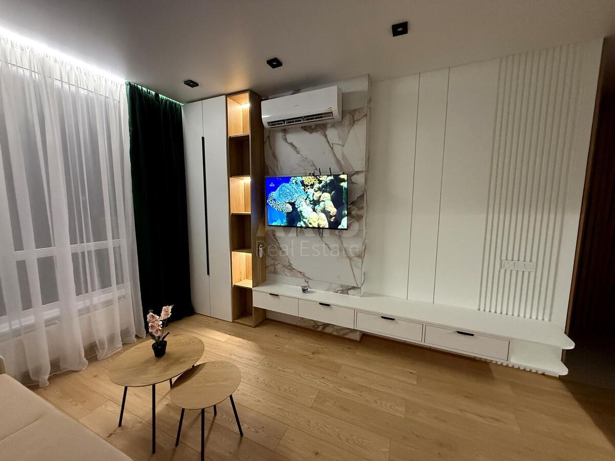 1k apartment vul. Saljutna 2Б610843