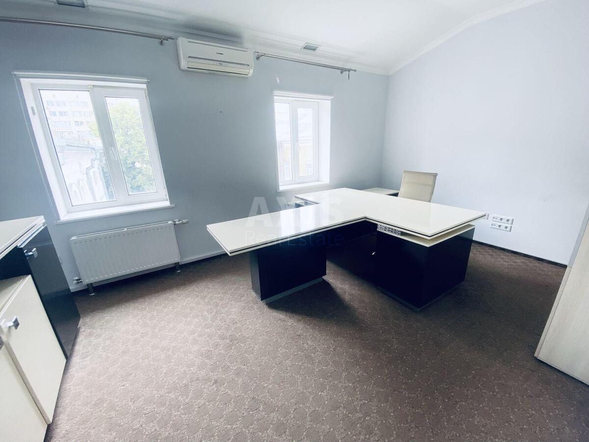 Office vul. Volodymyrs'ka 23А, 180m211