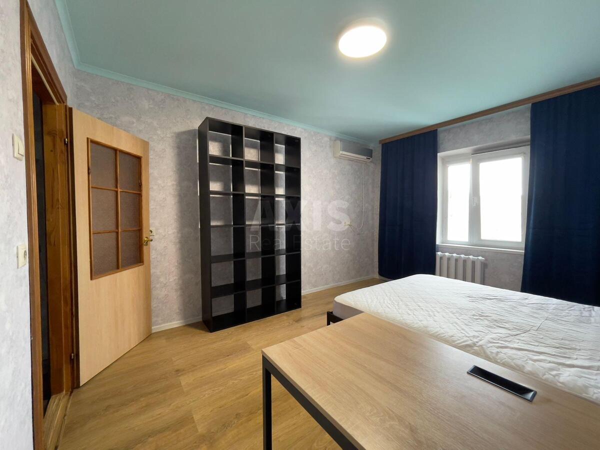 2к квартира ул. Драгоманова 12А5