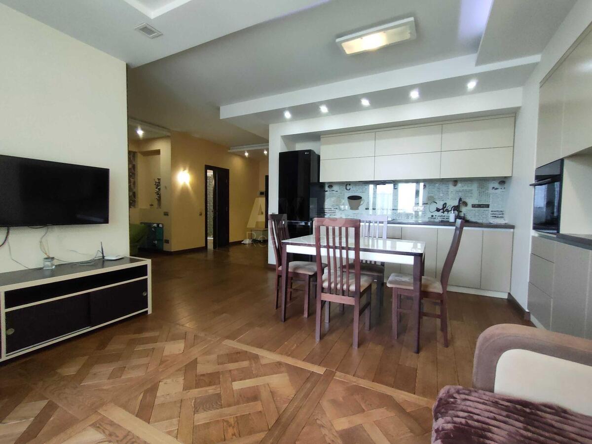 1k apartment vul. Voskresens'ka 12В