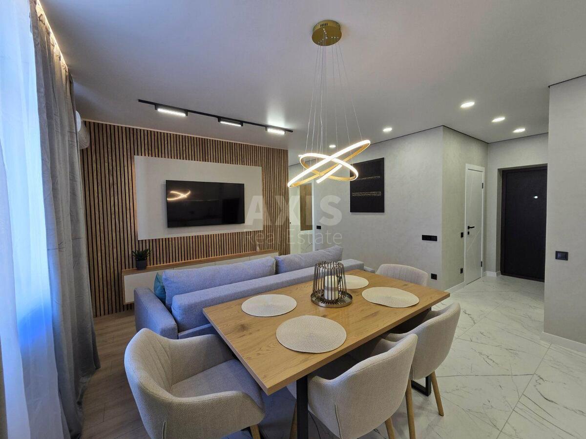 2k apartment vul. Rodyny Kristeriv 14Б1