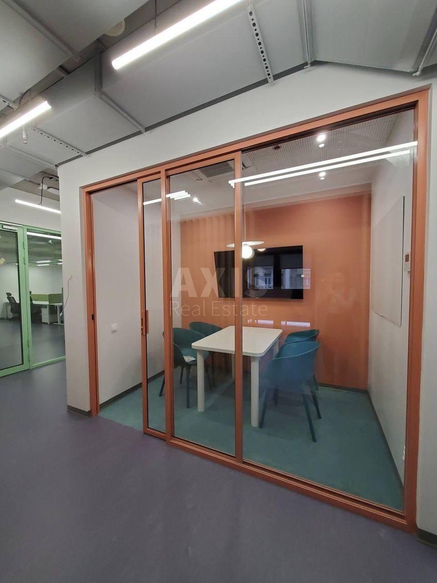 Office vul. Saksagans'kogo 53/80, 373m2
