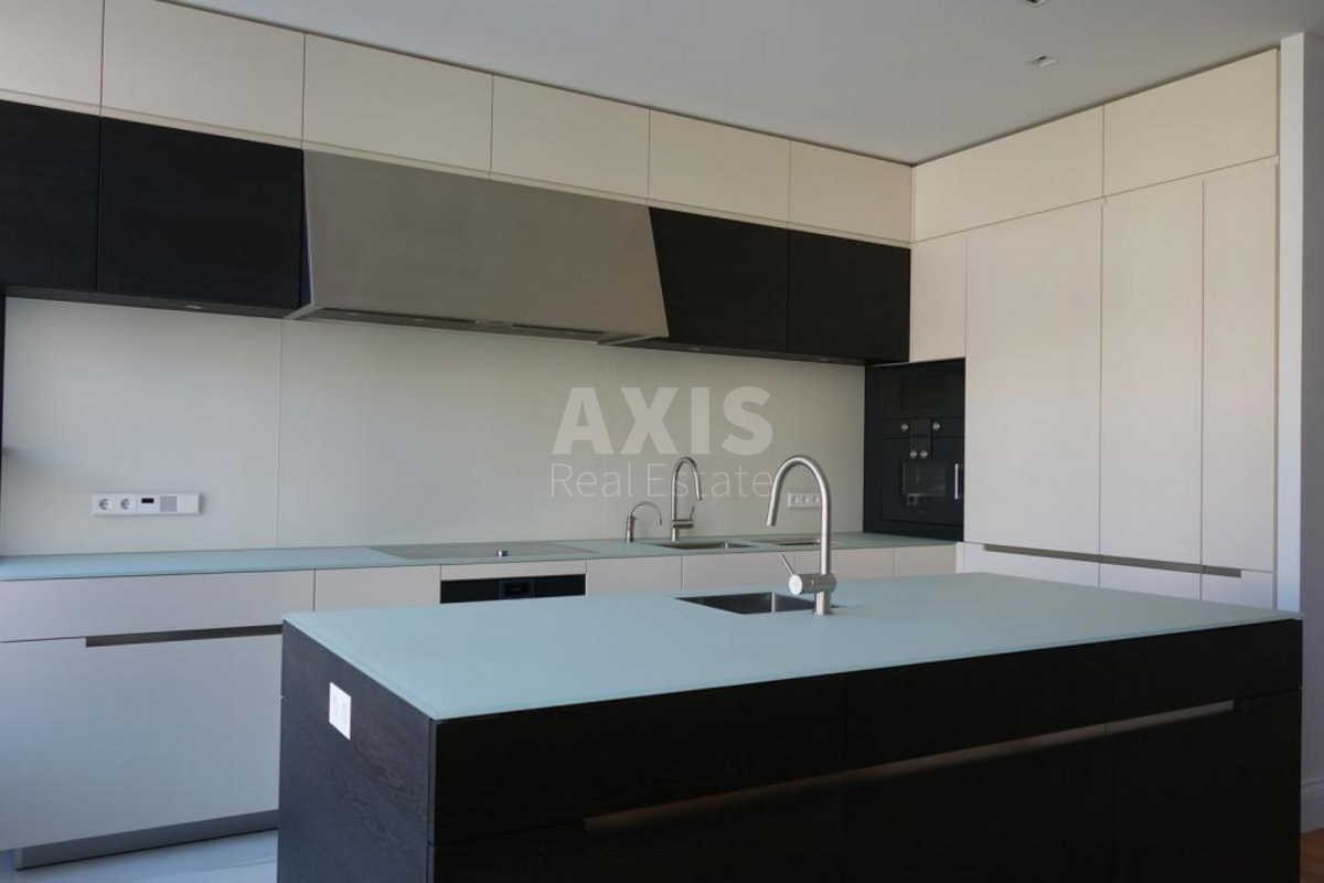 5k apartment vul. Antonovycha 141