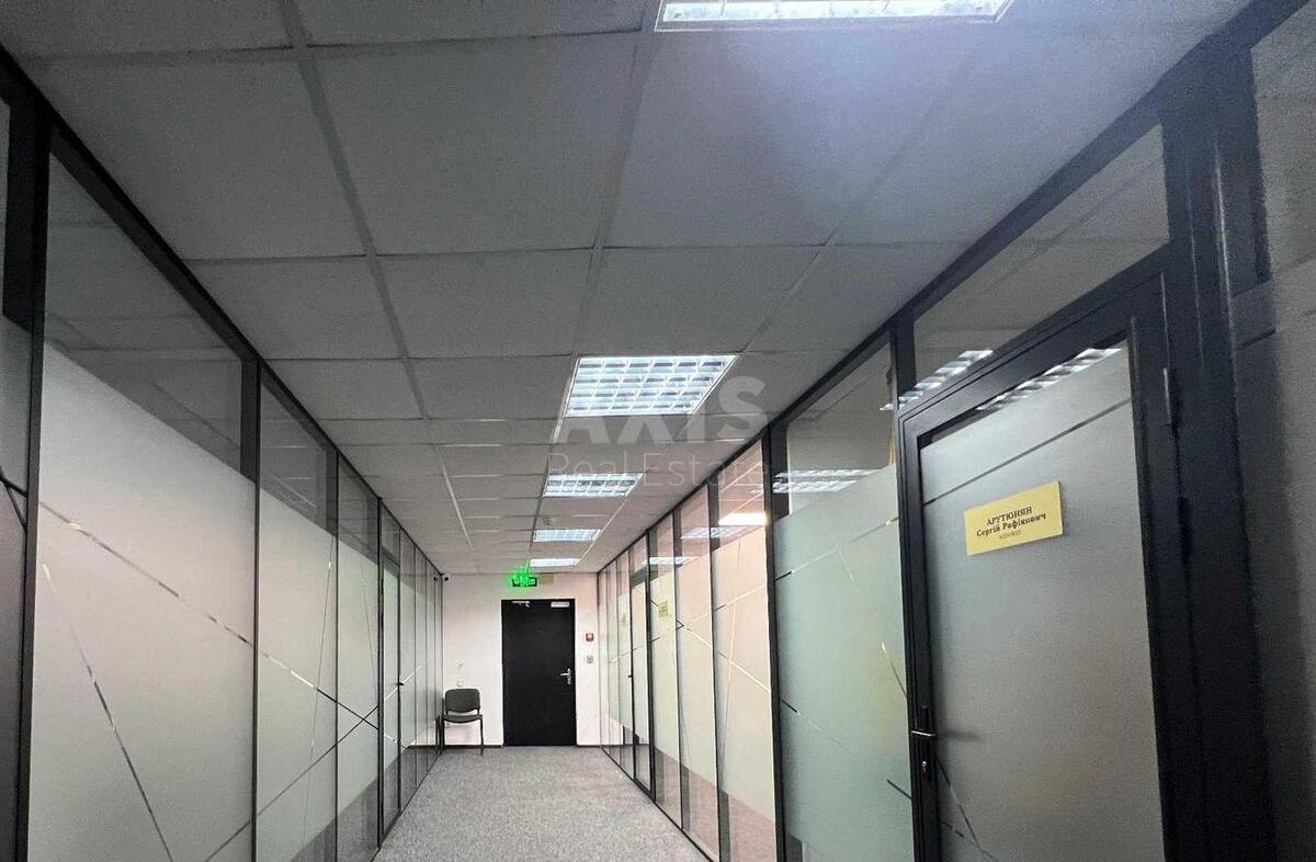 Office vul. Degtjarivs'ka 52, 506m24