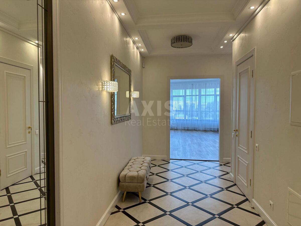 3k apartment uzv. Klovs'kyj 70
