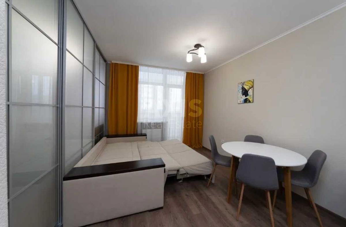 2k apartment vul. Oleny Pchilky 3