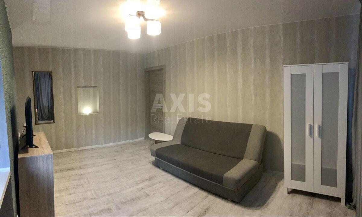 2k apartment vul. Zhyljans'ka 1