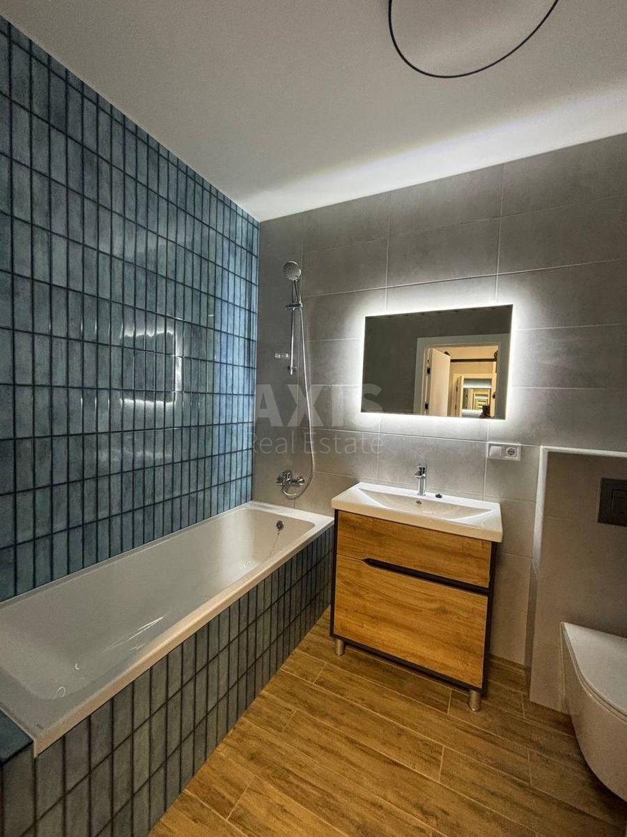 1k apartment nab. Dniprovs'ka 150
