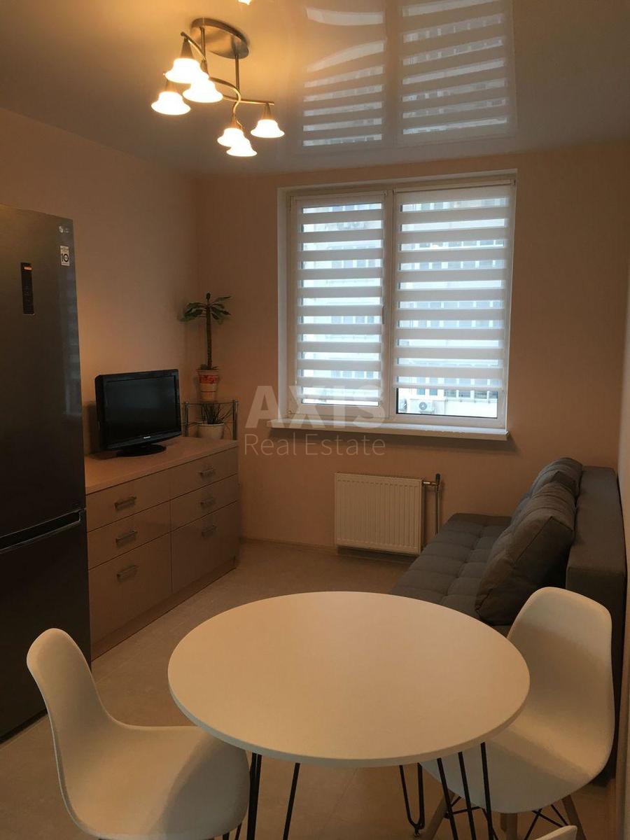 1k apartment vul. Lypkivs'kogo Vasylja Mytropolyta 33А0