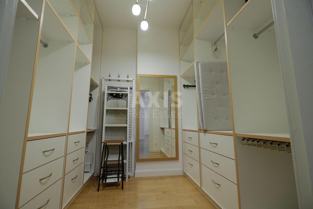 3k apartment vul. Dragomyrova Myhajla 1821