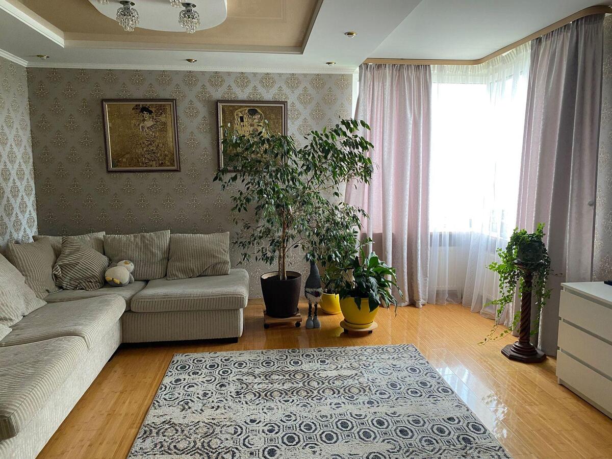3k apartment pr-t Lobanovs'kogo 40