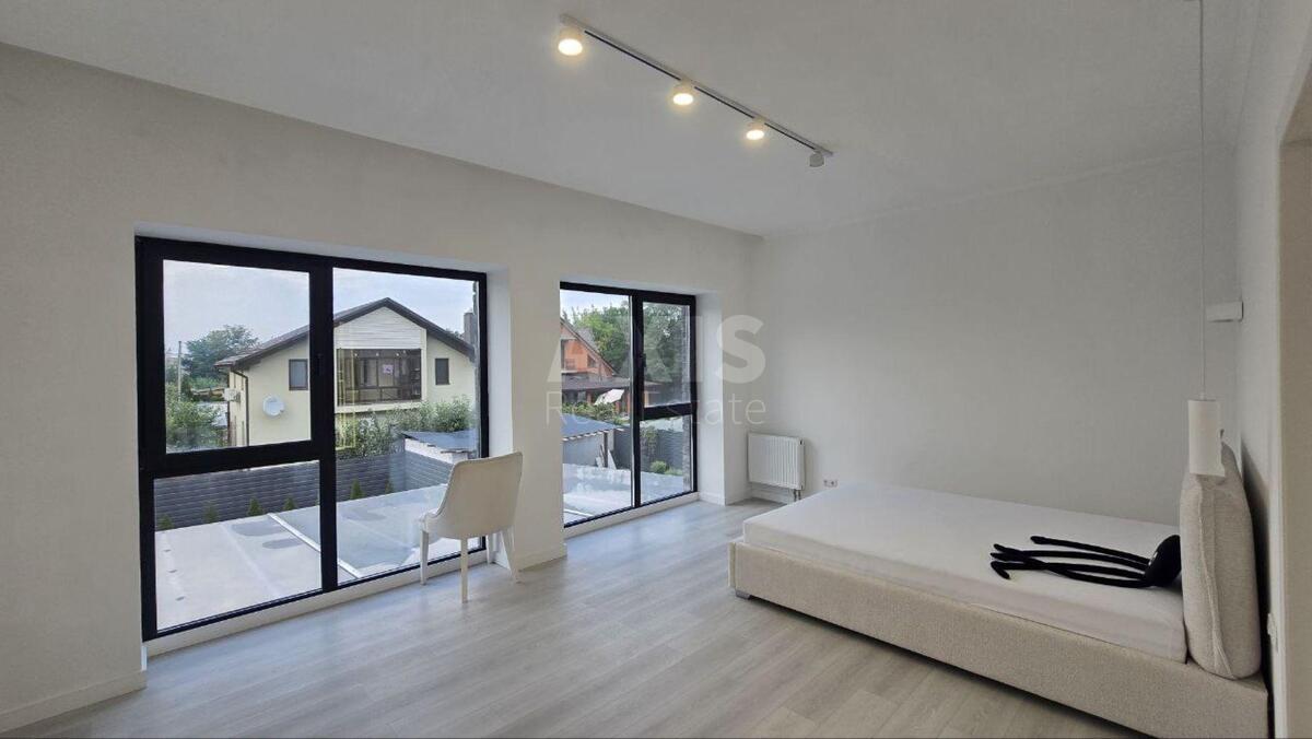 House vul. Berezova, 300m2, Kyiv city6135710