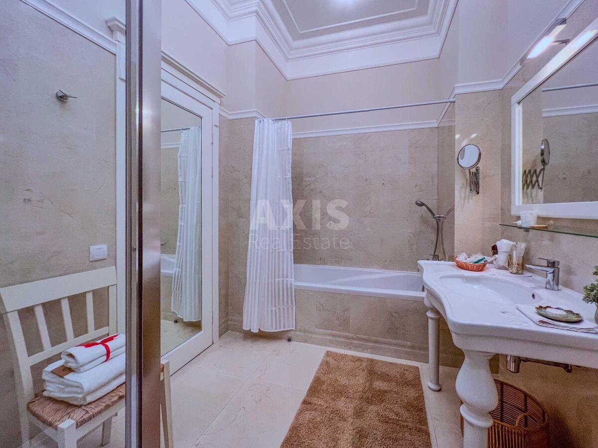4k apartment vul. Mazepy Ivana 165675412