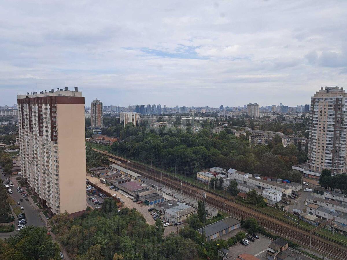 3k apartment vul. Novopol'ova 213