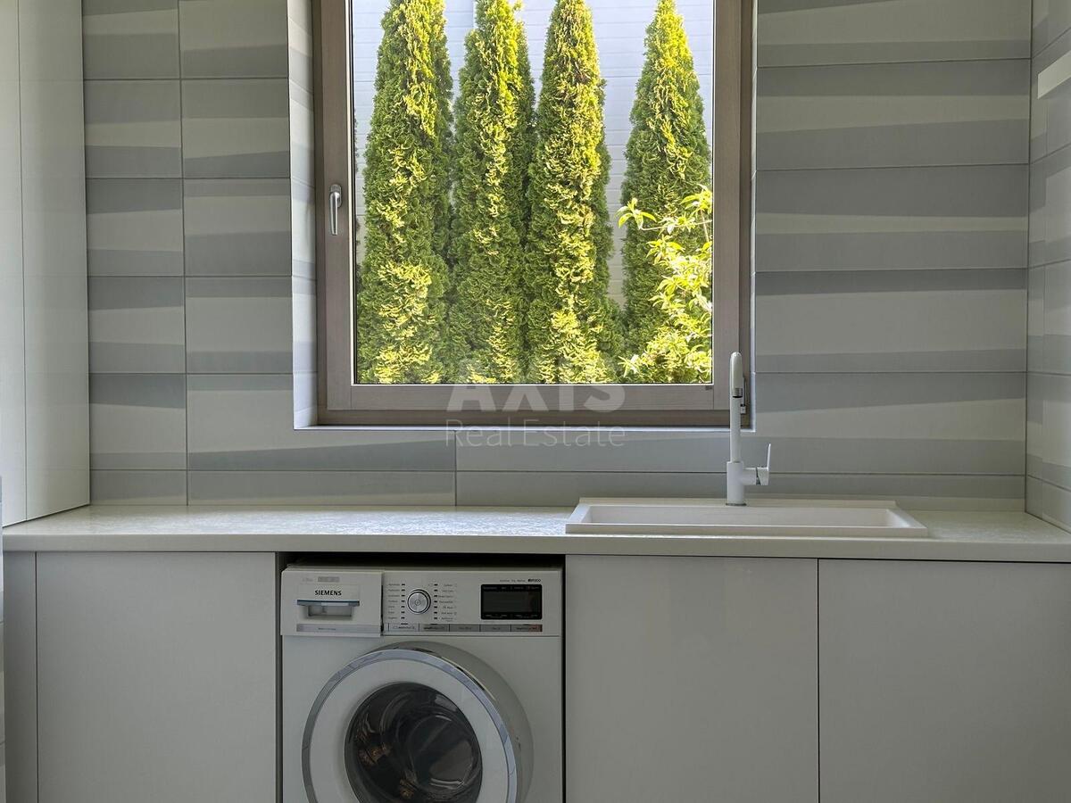 Дoм ул. Центральная, 500м2, город Киев9