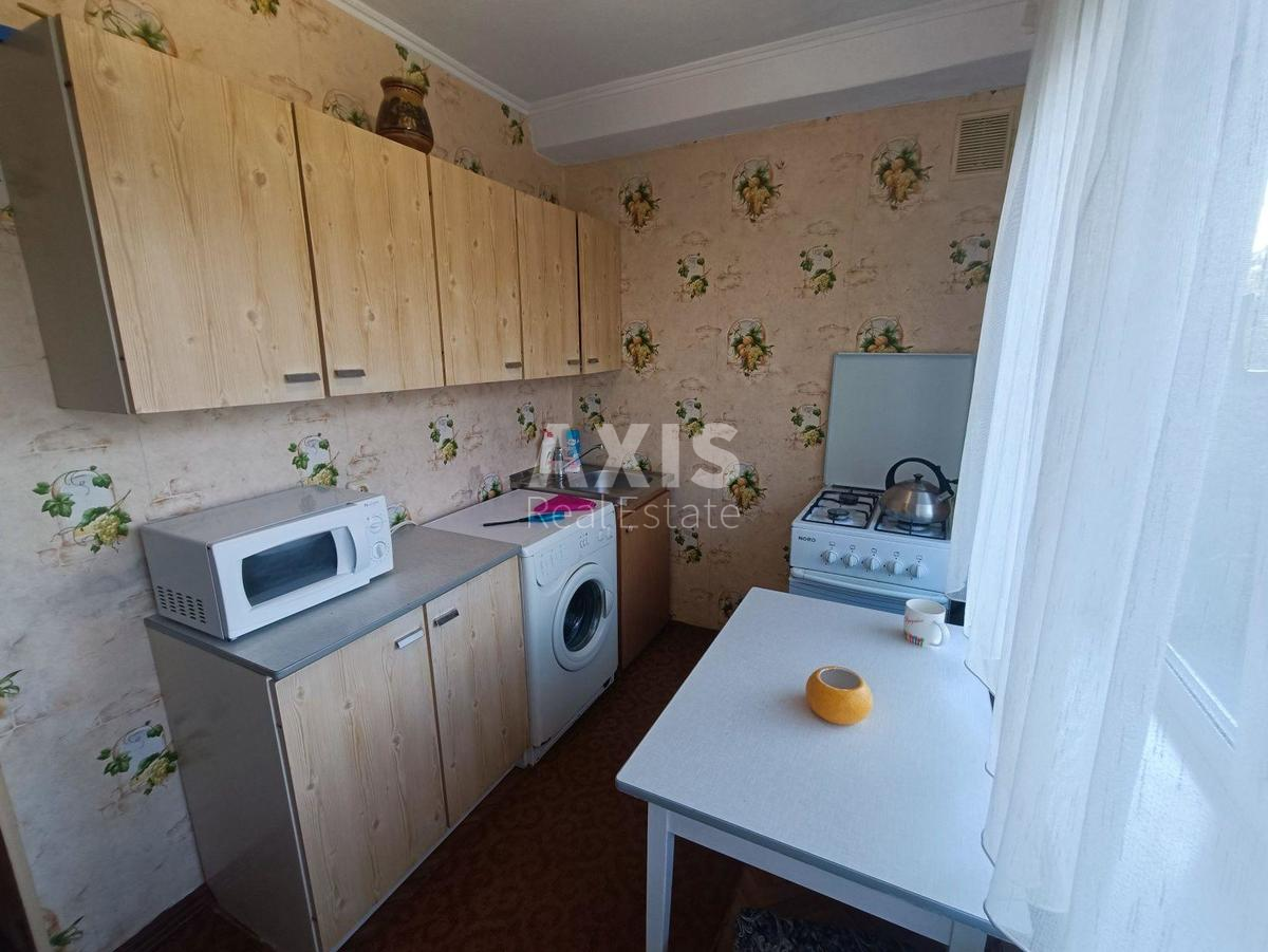 2k apartment vul. Parkovo-Syrec'ka 121