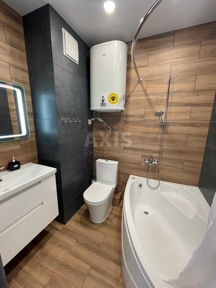 1k apartment nab. Dniprovs'ka 20Б5