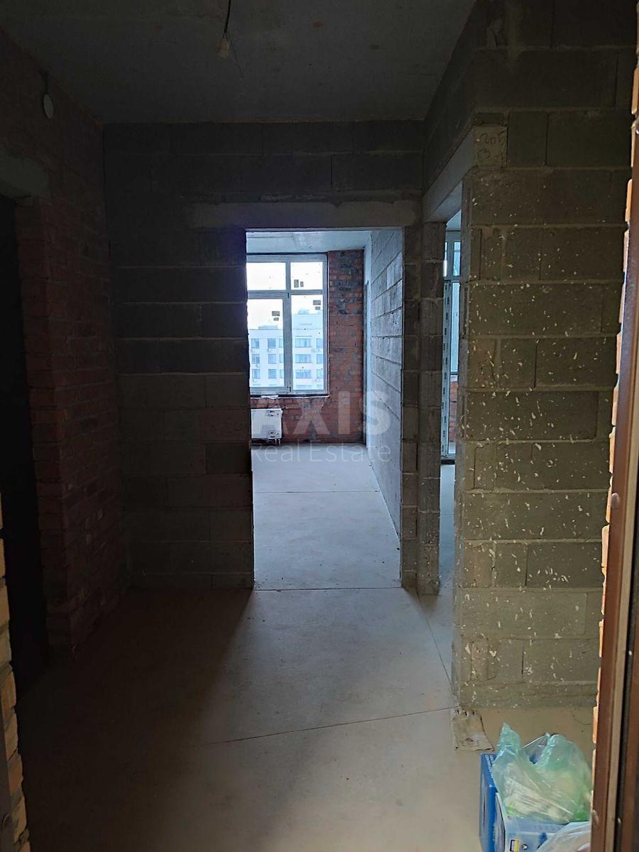 1k apartment vul. Sverstjuka Jevgena 46