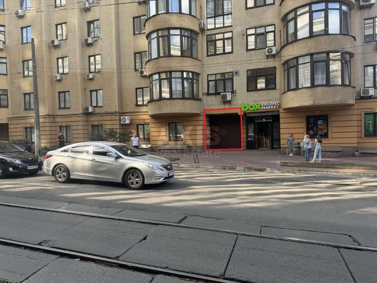 Объект торговли ул. Дмитриевская 69, 350м20