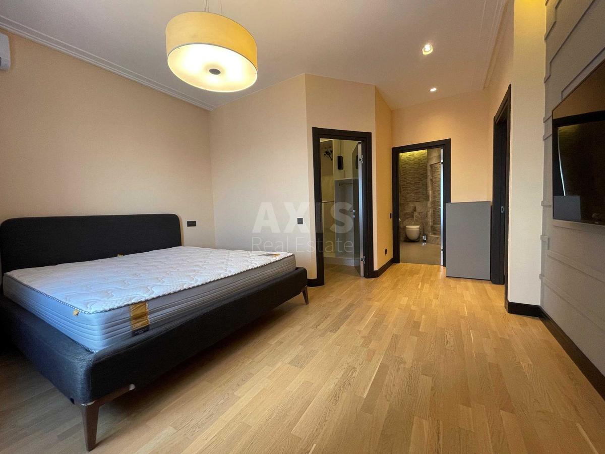 4k apartment vul. Dragomyrova Myhajla 94