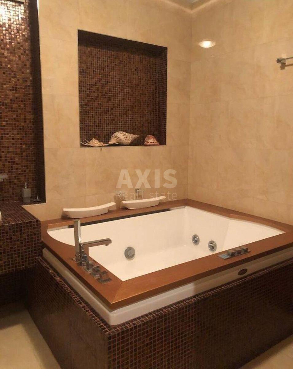 3k apartment vul. Volodymyrs'ka 49А8