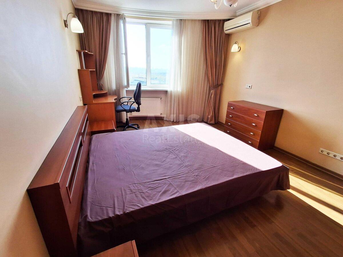3k apartment vul. Okipnoi' Rai'sy 1011