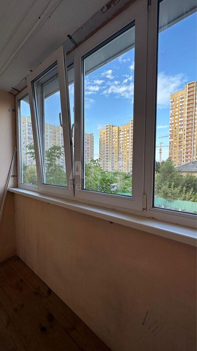 1k apartment vul. Myhajla Maksymovycha 9В4