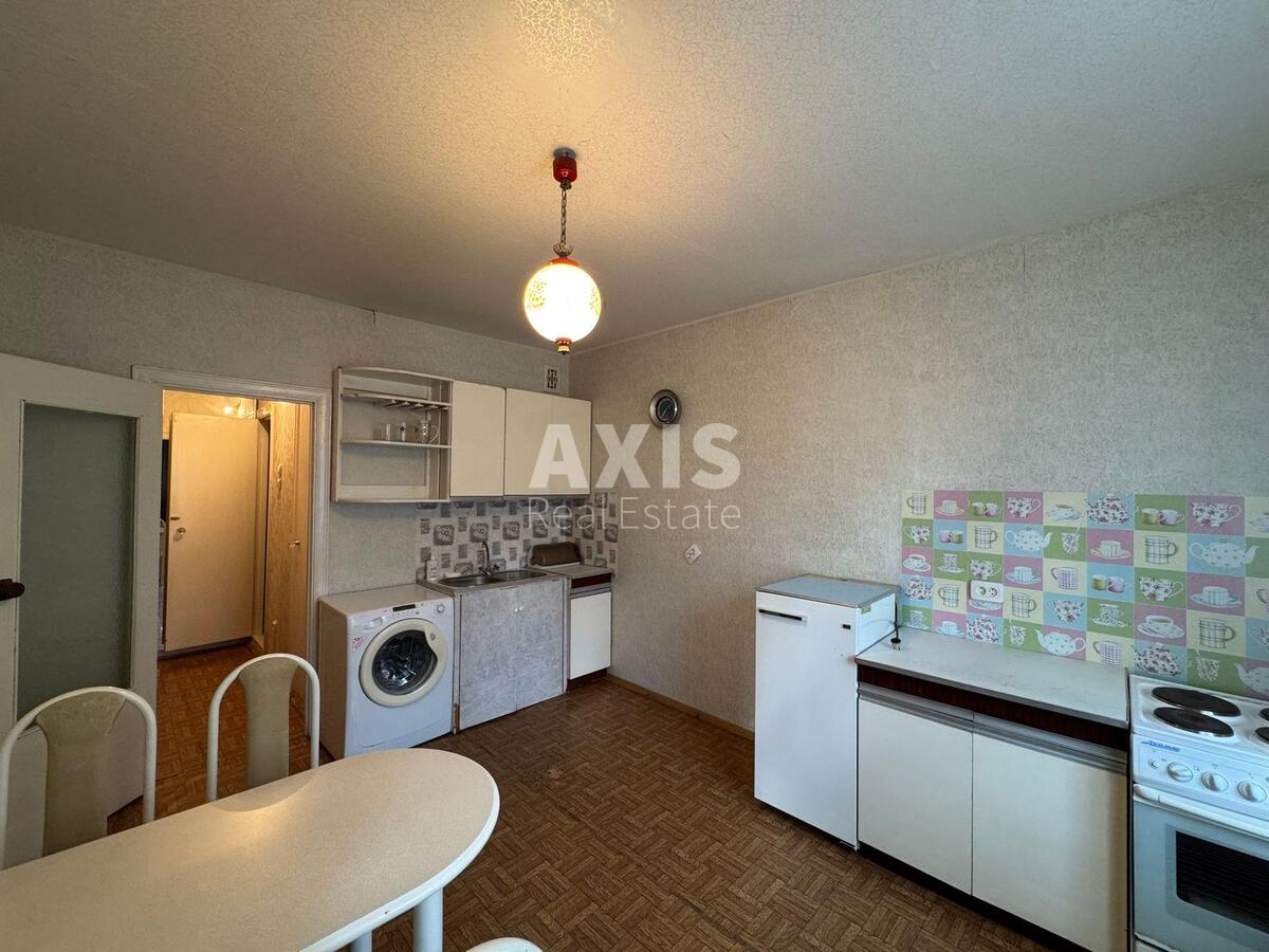 2k apartment vul. Ahmatovoi' Anny 11