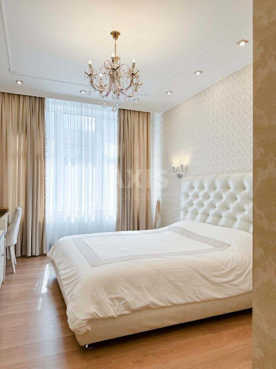 4k apartment vul. Dragomyrova Myhajla 187