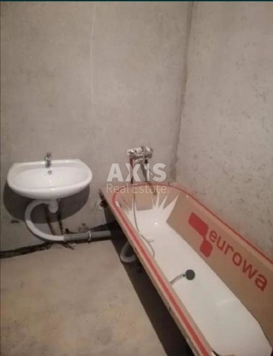 2к квартира ул. Ревуцкого 545