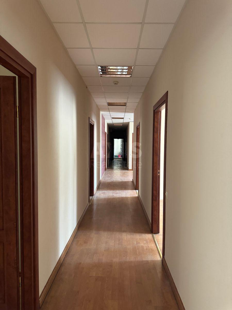 Office vul. Sichovyh Stril'civ 37/41, 890m26