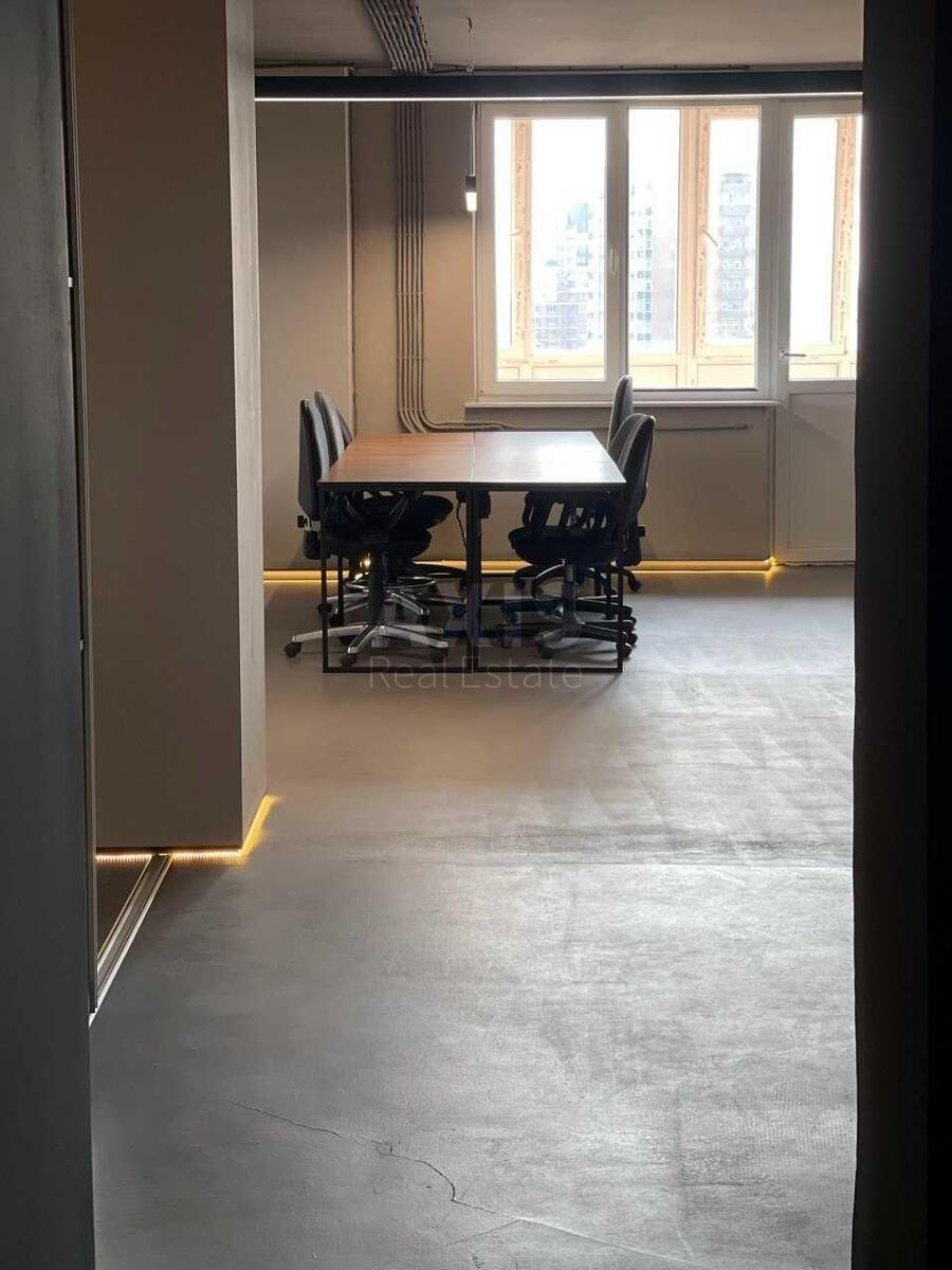 Office vul. Dilova 5, 120m2629672