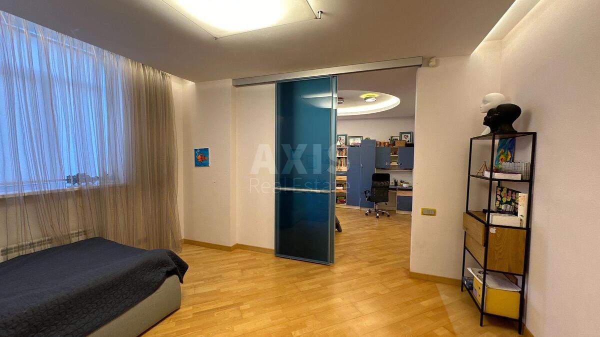 5k apartment vul. Dmytrivs'ka 698