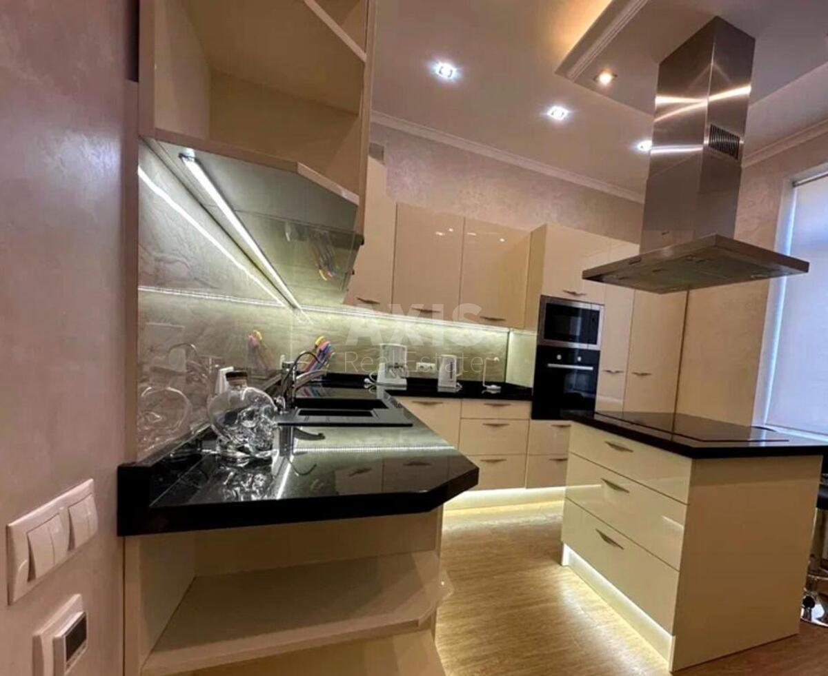 2k apartment uzv. Klovs'kyj 7