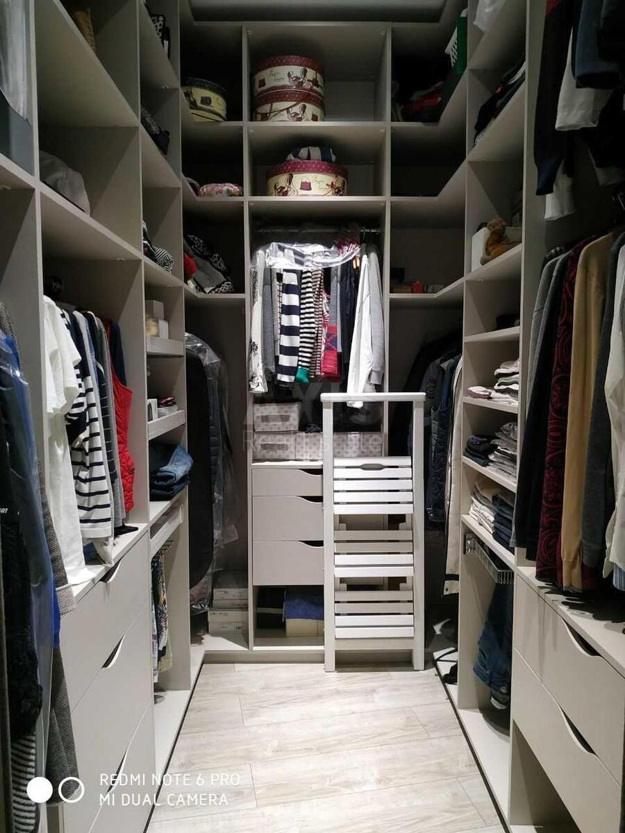 3k apartment vul. Barbjusa Anri 28А11
