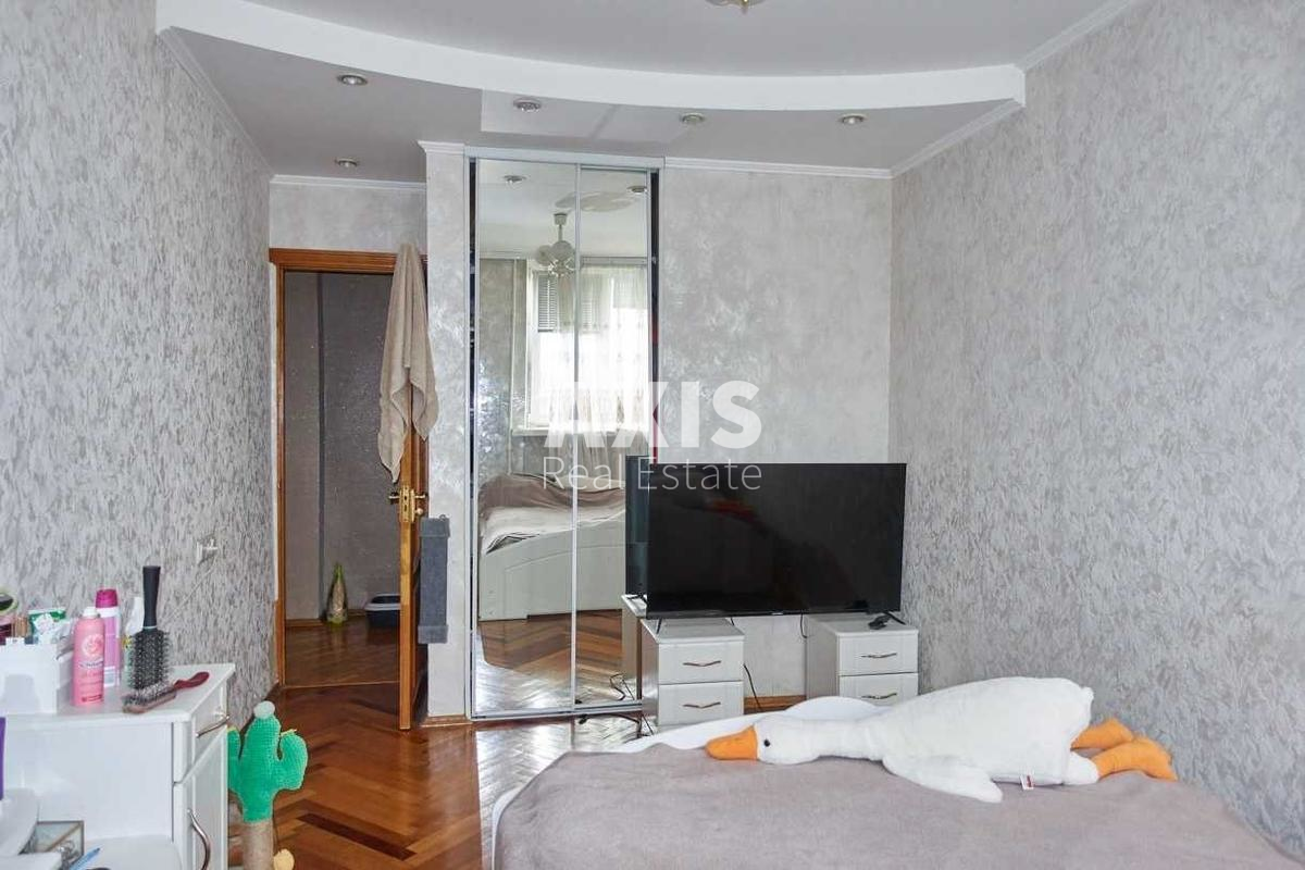3k apartment nab. Dniprovs'ka 34