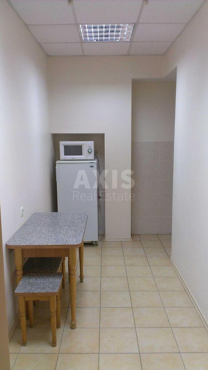 Office vul. Pochajnyns'ka 23, 74m21